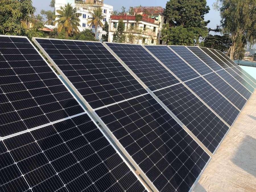 Rooftop solar panels at Zila Matsya Bhaban